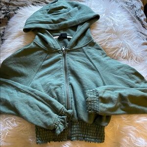 CROPPED HOODIE•SCRUNCH DETAIL• SIZE SMALL